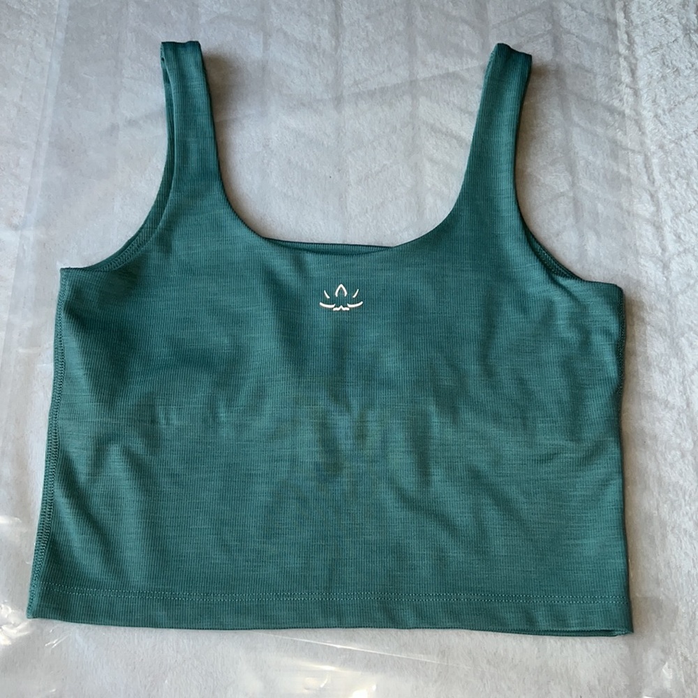 Beyond Yoga Heather Rib Keep It Simple Cropped Tank Mermaid Gree - Picture 7 of 7